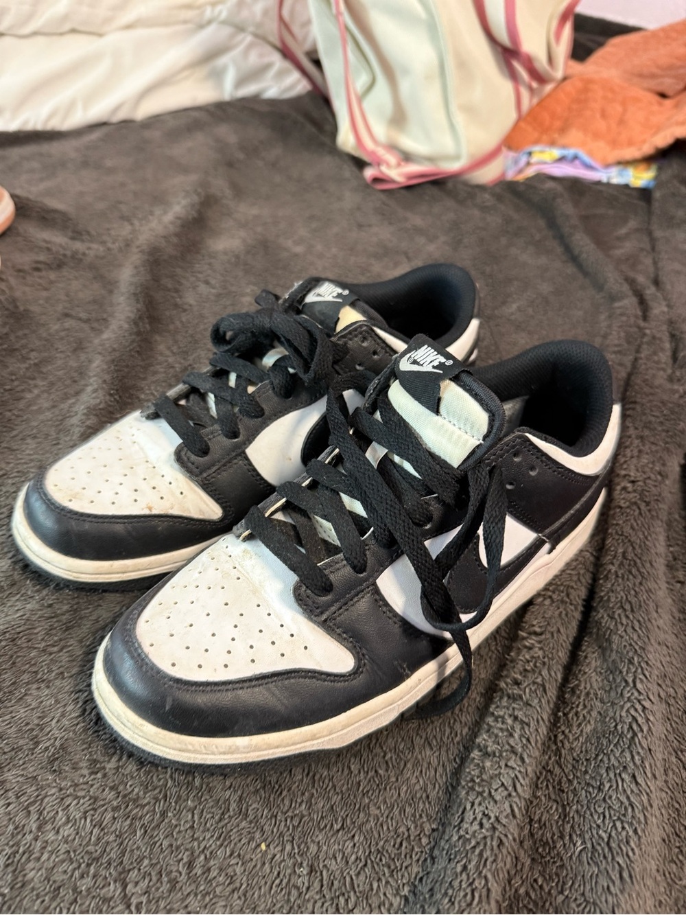 Nike women’s Nike panda